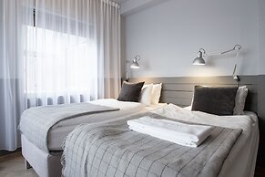 The Swan House by Heimaleiga