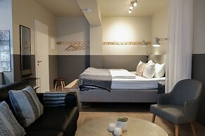 The Swan House by Heimaleiga