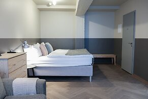 The Swan House by Heimaleiga