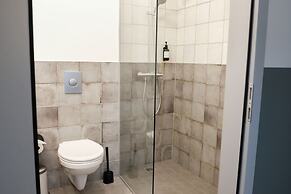 The Swan House by Heimaleiga