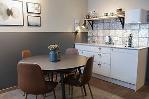 The Swan House by Heimaleiga