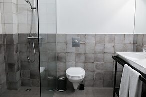 The Swan House by Heimaleiga