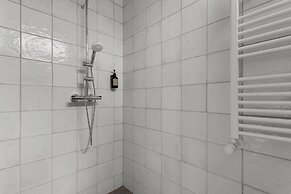 The Swan House by Heimaleiga