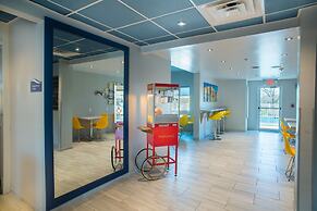Studio Z, Ascend Hotel Collection