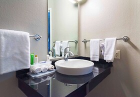 Studio Z, Ascend Hotel Collection