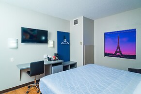 Studio Z, Ascend Hotel Collection
