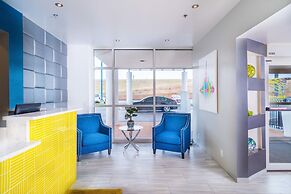 Studio Z, Ascend Hotel Collection