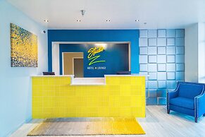 Studio Z, Ascend Hotel Collection