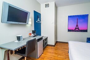 Studio Z, Ascend Hotel Collection