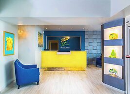 Studio Z, Ascend Hotel Collection