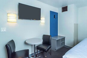 Studio Z, Ascend Hotel Collection