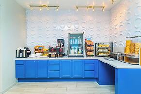 Studio Z, Ascend Hotel Collection