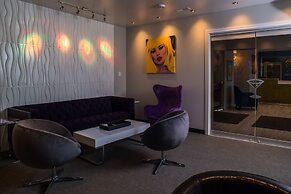 Studio Z, Ascend Hotel Collection