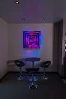 Studio Z, Ascend Hotel Collection
