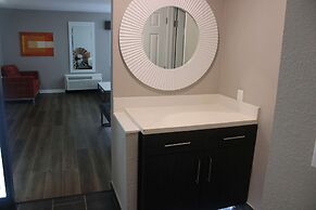 Clarion Pointe Marshall