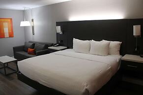 Clarion Pointe Marshall