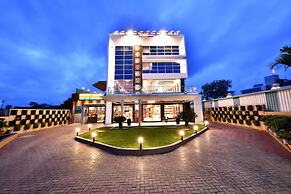 Click Hotel Sagar Plaza Chakan, Pune
