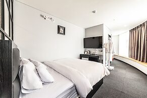 Gangneung Tourist Hotel