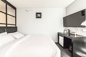 Gangneung Tourist Hotel