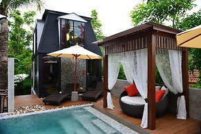 Bukit Pool Villas