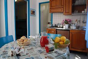 Marina Del Cantone Chalet