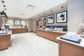 Hampton Inn & Suites Newburgh Stewart Airport