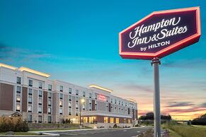 Hampton Inn & Suites Newburgh Stewart Airport