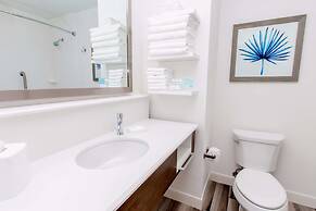 Hampton Inn & Suites Panama City Beach-Beachfront