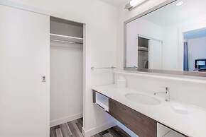 Hampton Inn & Suites Panama City Beach-Beachfront