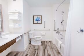 Hampton Inn & Suites Panama City Beach-Beachfront