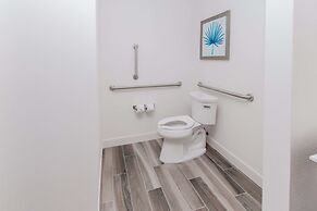 Hampton Inn & Suites Panama City Beach-Beachfront