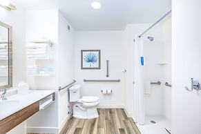 Hampton Inn & Suites Panama City Beach-Beachfront