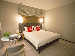 Ibis Xian First Gaoxin Road