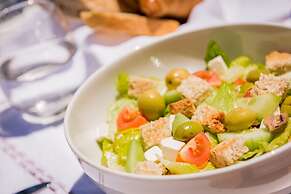 Molo Luxury Suites Puerto Banus