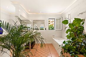 Molo Luxury Suites Puerto Banus