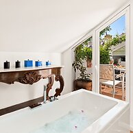 Molo Luxury Suites Puerto Banus