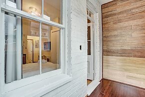 Destination Stays Montreal Downtown