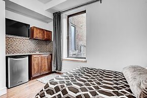 Destination Stays Montreal Downtown