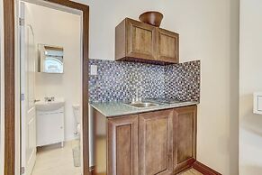 Destination Stays Montreal Downtown