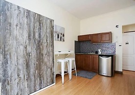 Destination Stays Montreal Downtown