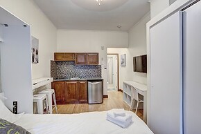 Destination Stays Montreal Downtown