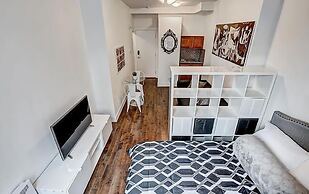 Destination Stays Montreal Downtown