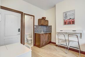 Destination Stays Montreal Downtown