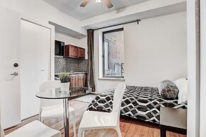 Destination Stays Montreal Downtown