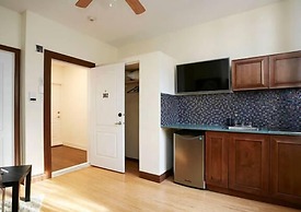 Destination Stays Montreal Downtown