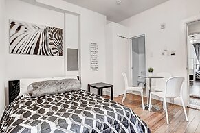 Destination Stays Montreal Downtown