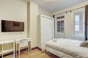 Destination Stays Montreal Downtown