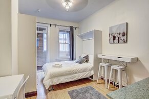 Destination Stays Montreal Downtown
