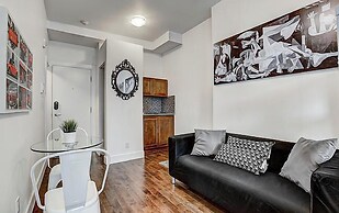 Destination Stays Montreal Downtown