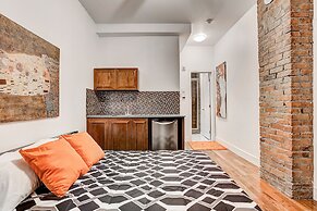 Destination Stays Montreal Downtown